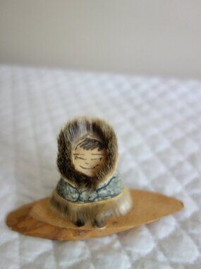 ROCK-I-MOES Anchorage Alaska Folk Art Souvenir Miniature Eskimo Rock Wood Fur